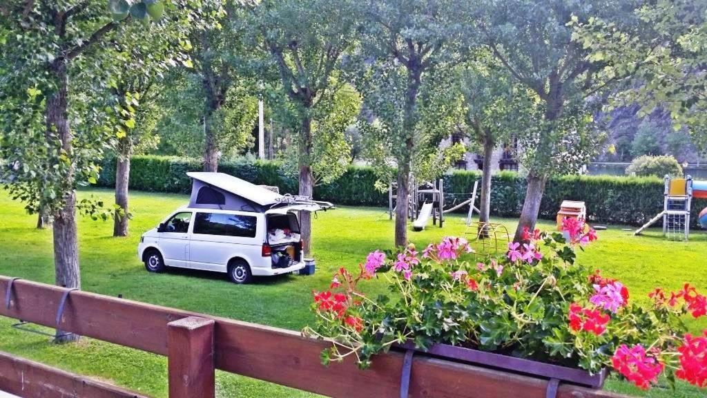 Bungalows Nou Camping La Guingueta D'Aneu المظهر الخارجي الصورة