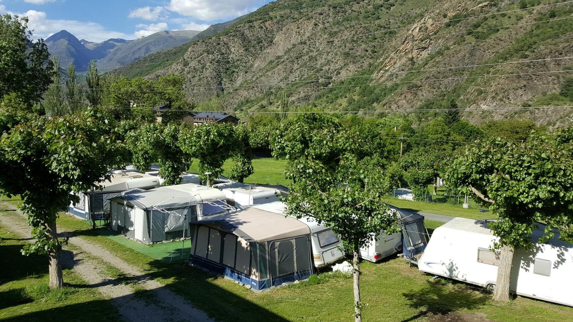 Bungalows Nou Camping La Guingueta D'Aneu المظهر الخارجي الصورة