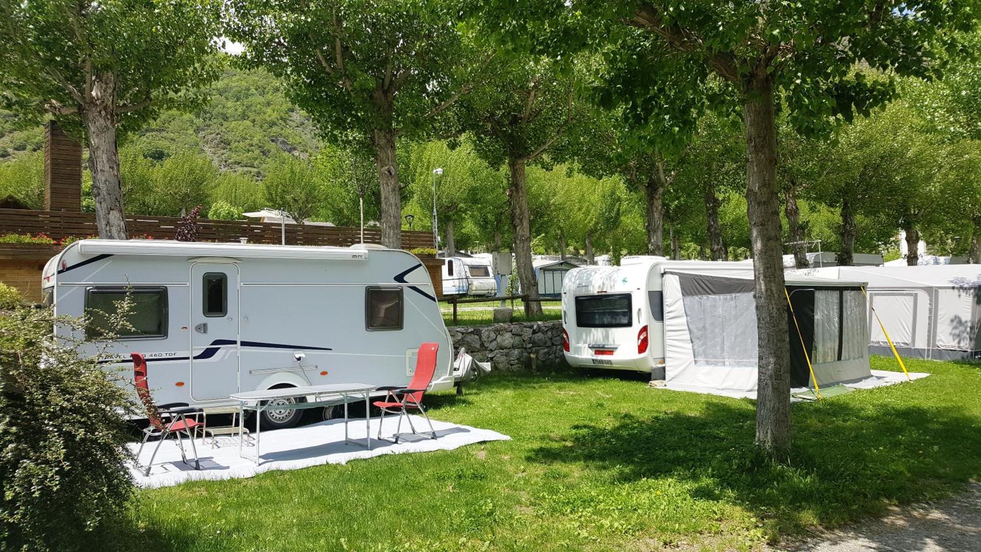 Bungalows Nou Camping La Guingueta D'Aneu المظهر الخارجي الصورة