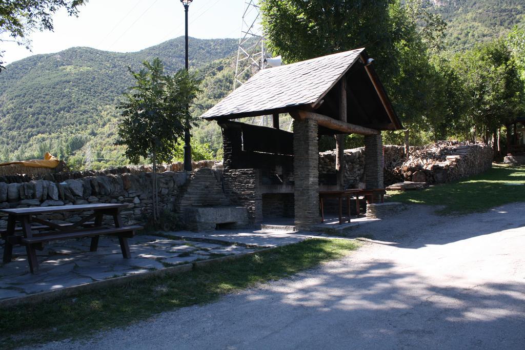 Bungalows Nou Camping La Guingueta D'Aneu المظهر الخارجي الصورة