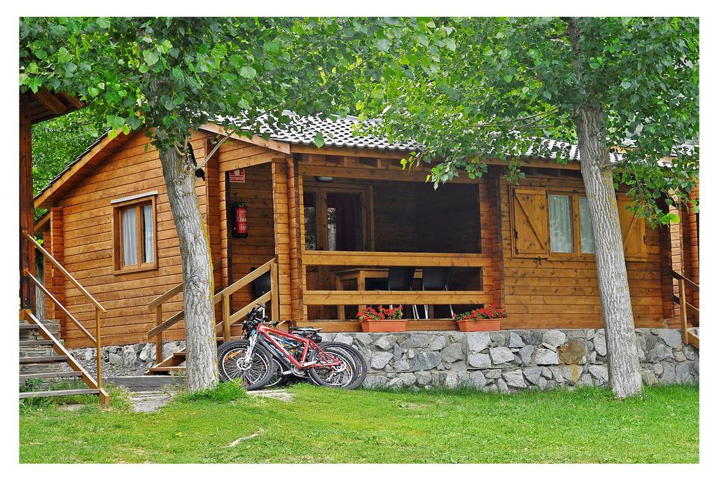 Bungalows Nou Camping La Guingueta D'Aneu الغرفة الصورة