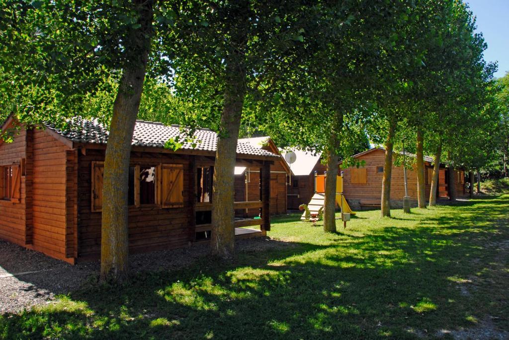 Bungalows Nou Camping La Guingueta D'Aneu الغرفة الصورة