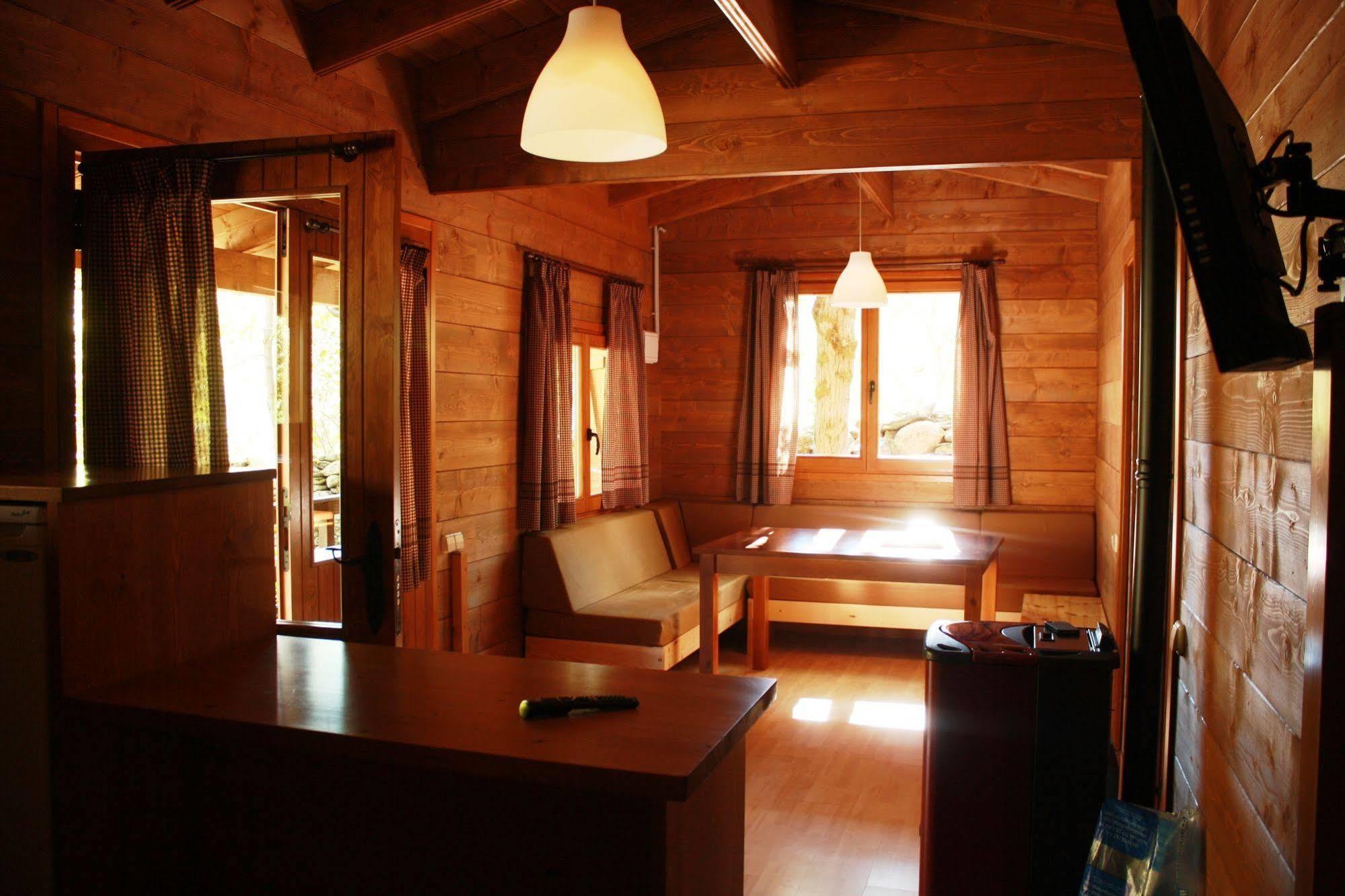 Bungalows Nou Camping La Guingueta D'Aneu المظهر الخارجي الصورة