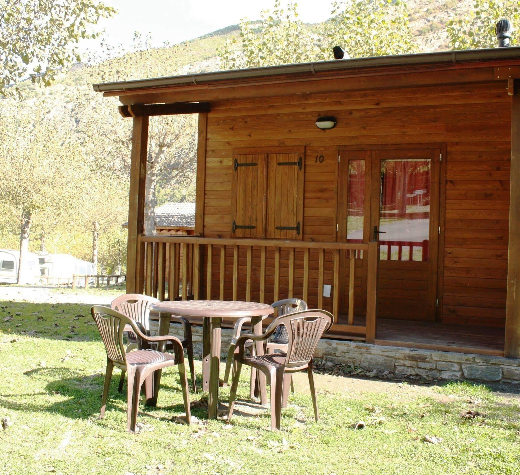 Bungalows Nou Camping La Guingueta D'Aneu المظهر الخارجي الصورة