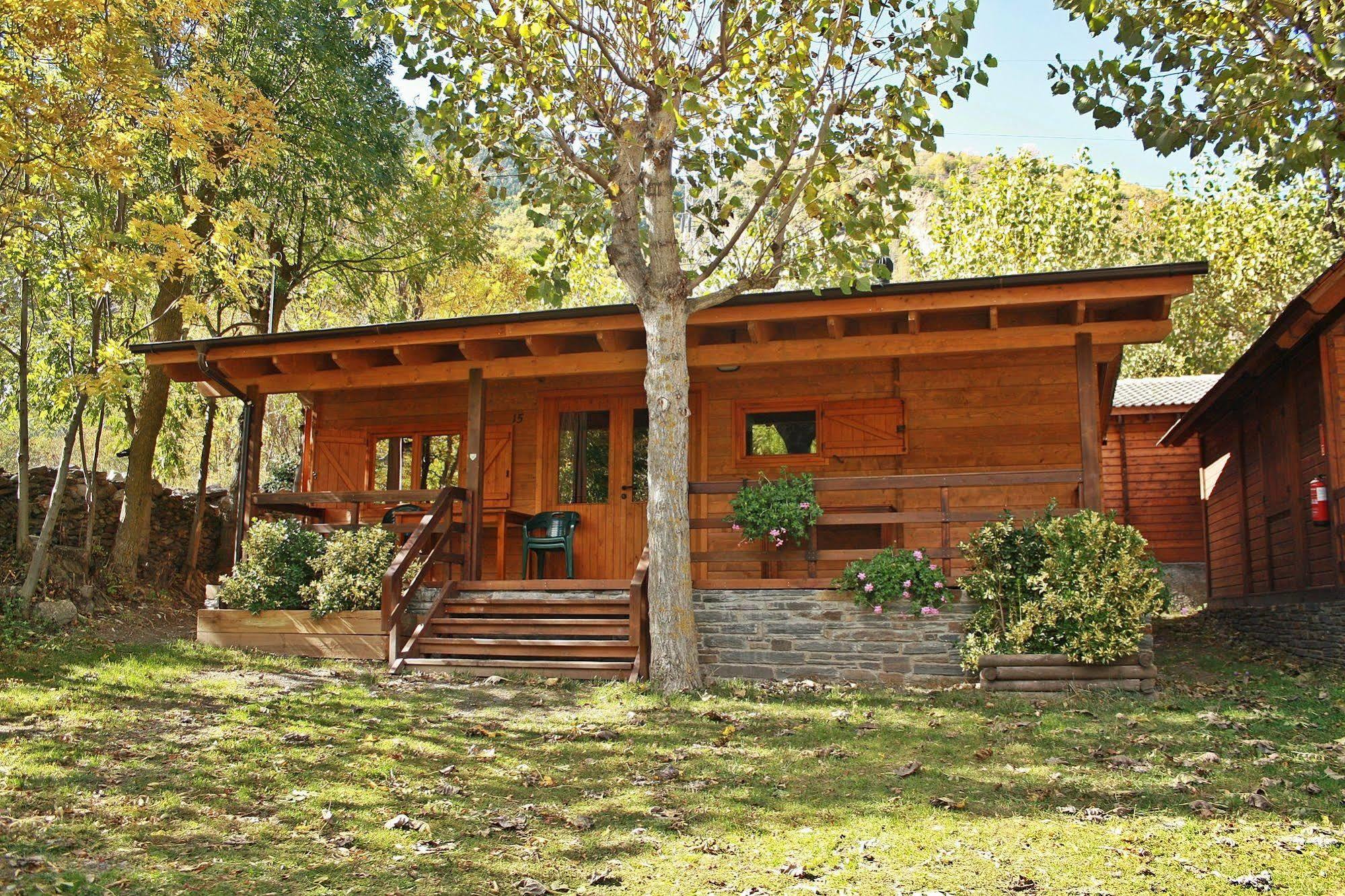 Bungalows Nou Camping La Guingueta D'Aneu المظهر الخارجي الصورة